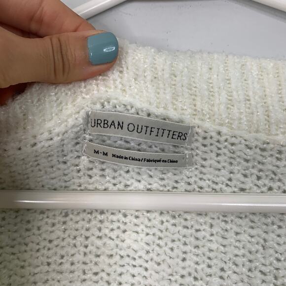 Urban Outfitters White V-Neck Oversized Knit Sweater - Picture 7 of 8